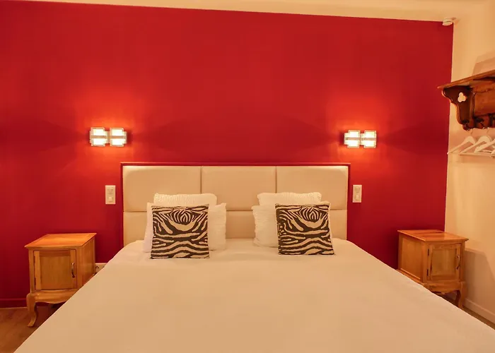 Le Hameau Fleur De Pierres , Chambre , Gite Et Table D\'Hotes
