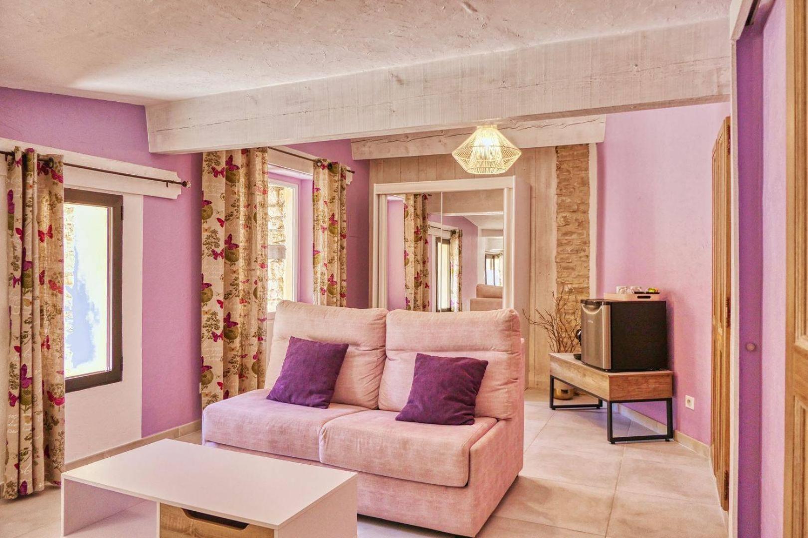 Le Hameau Fleur De Pierres , , Et Table D'hotes