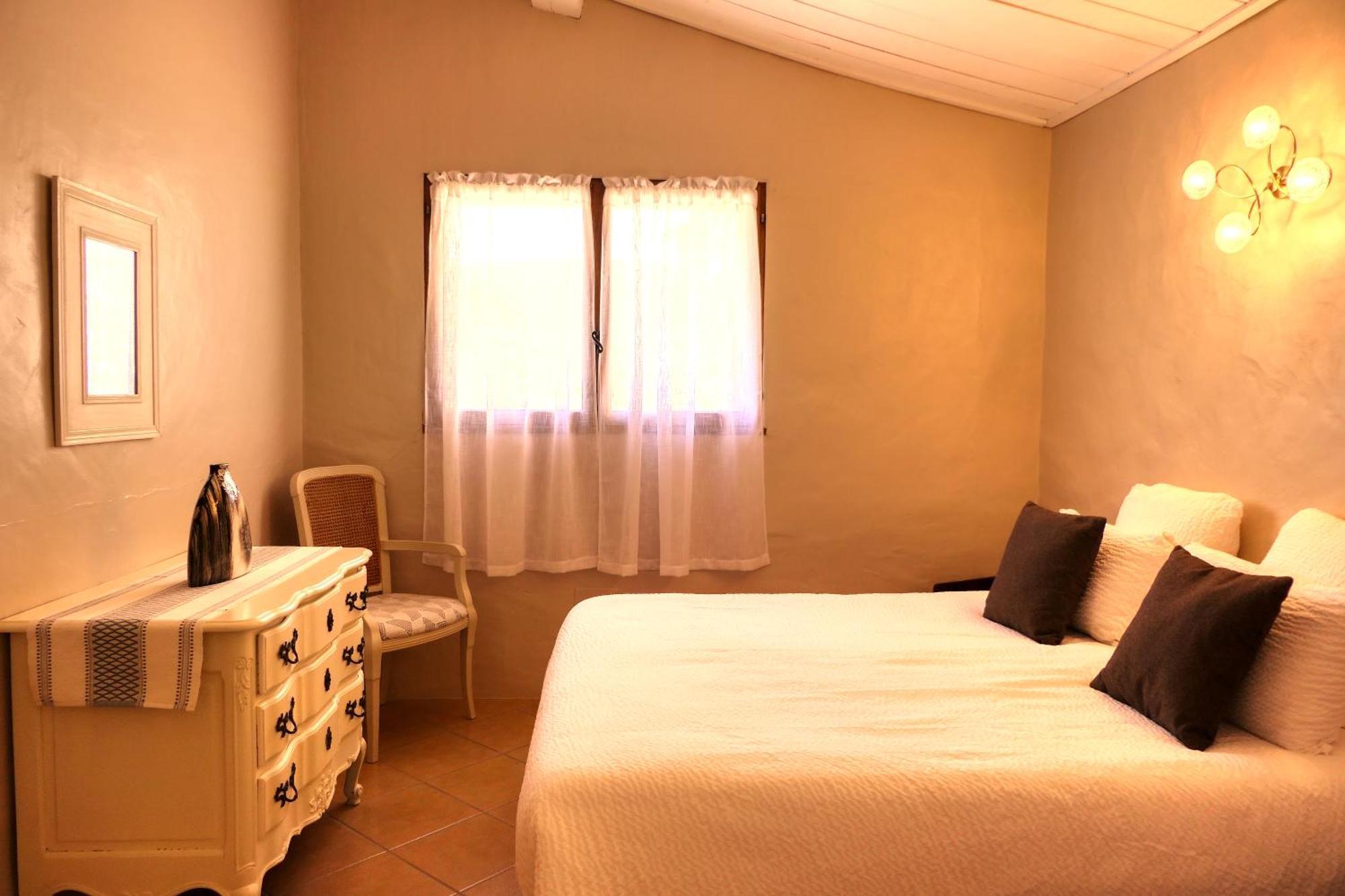 Guest house Le Hameau Fleur De Pierres , , Et Table D'hotes