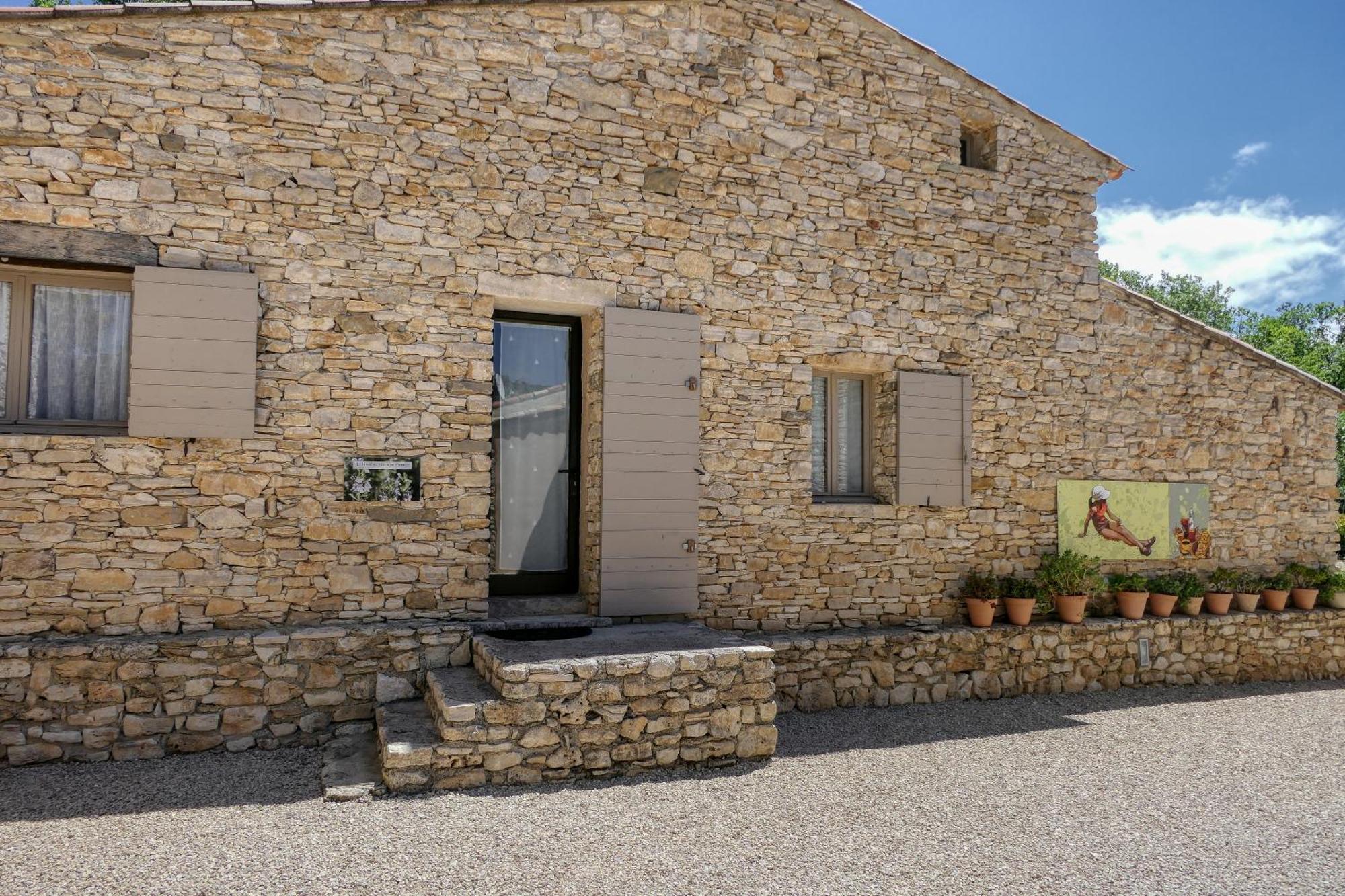 Le Hameau Fleur De Pierres , , Et Table D'hotes Guest house Murs (Vaucluse)