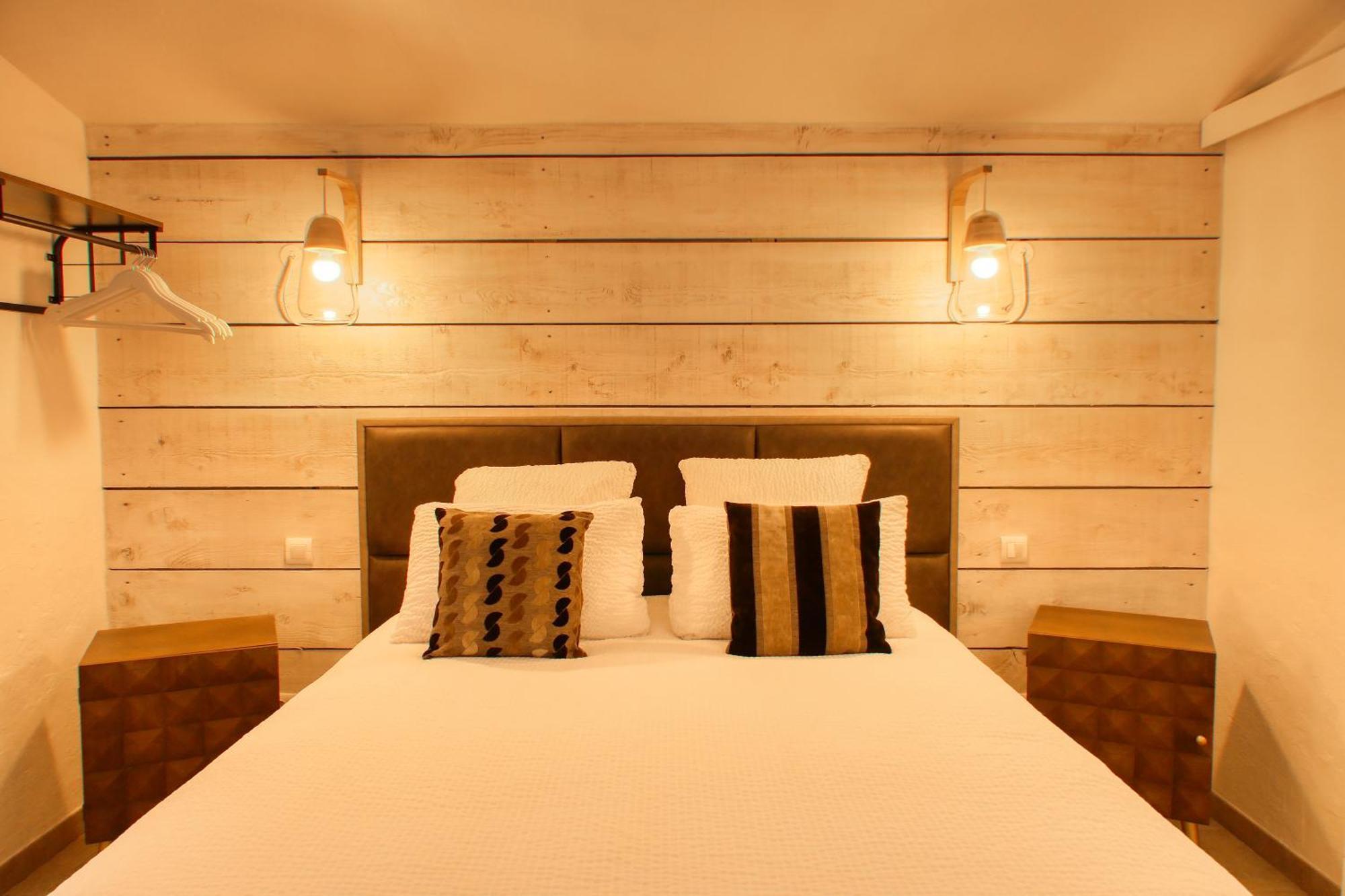 Guest house Le Hameau Fleur De Pierres , , Et Table D'hotes Murs (Vaucluse)