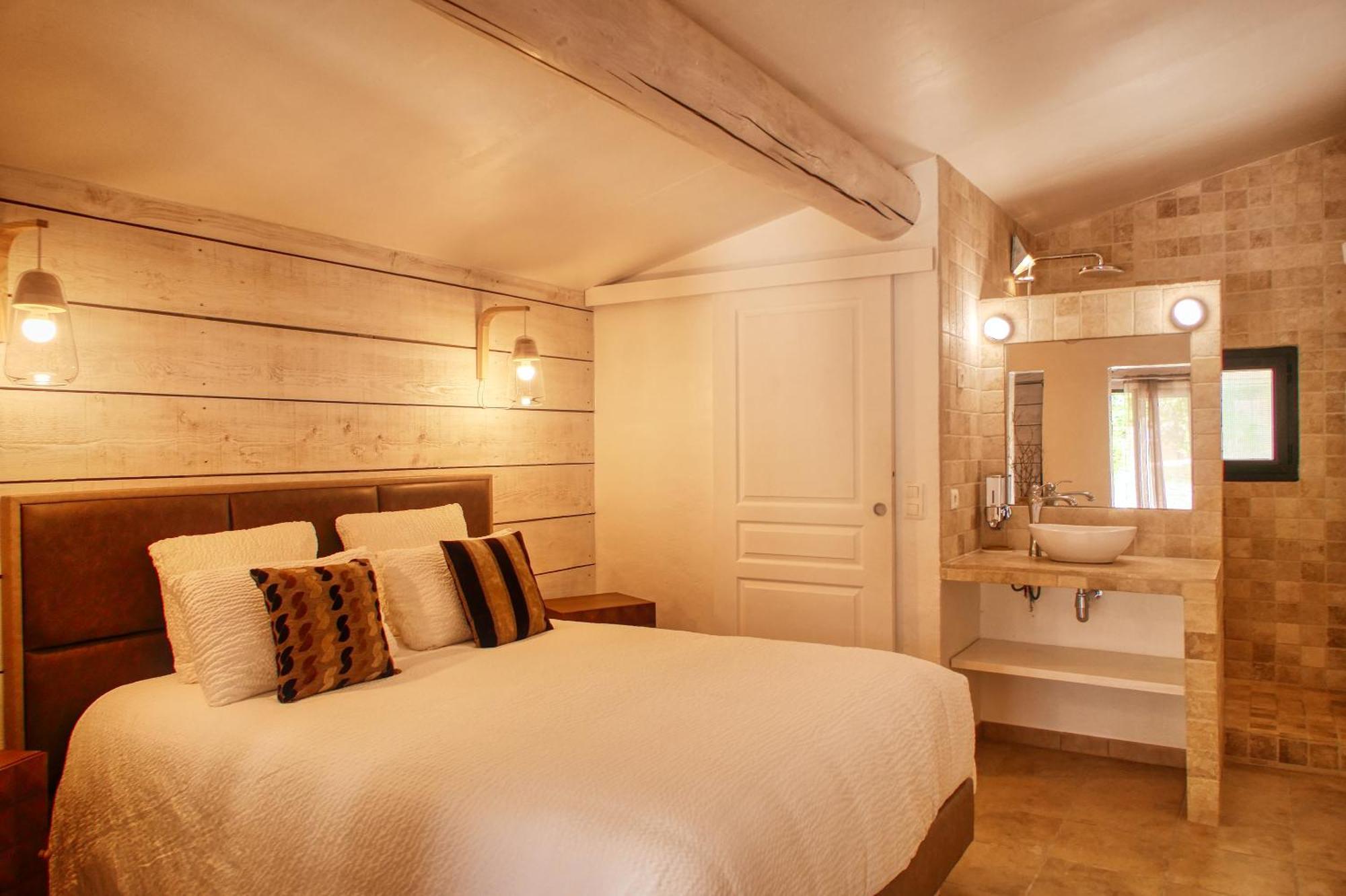 Le Hameau Fleur De Pierres , , Et Table D'hotes