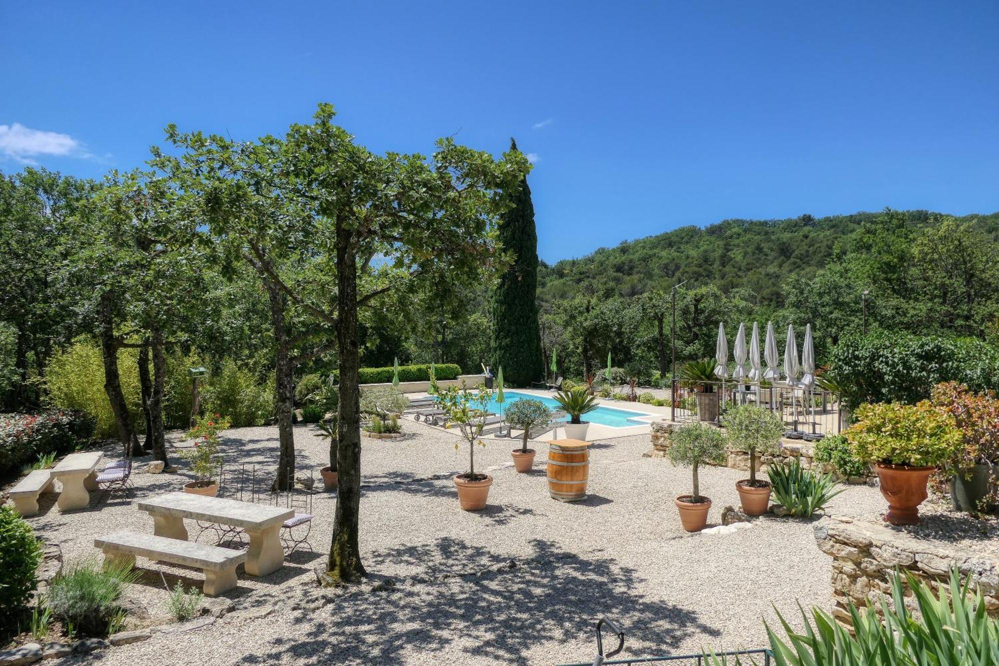 Le Hameau Fleur De Pierres , , Et Table D'hotes 3*