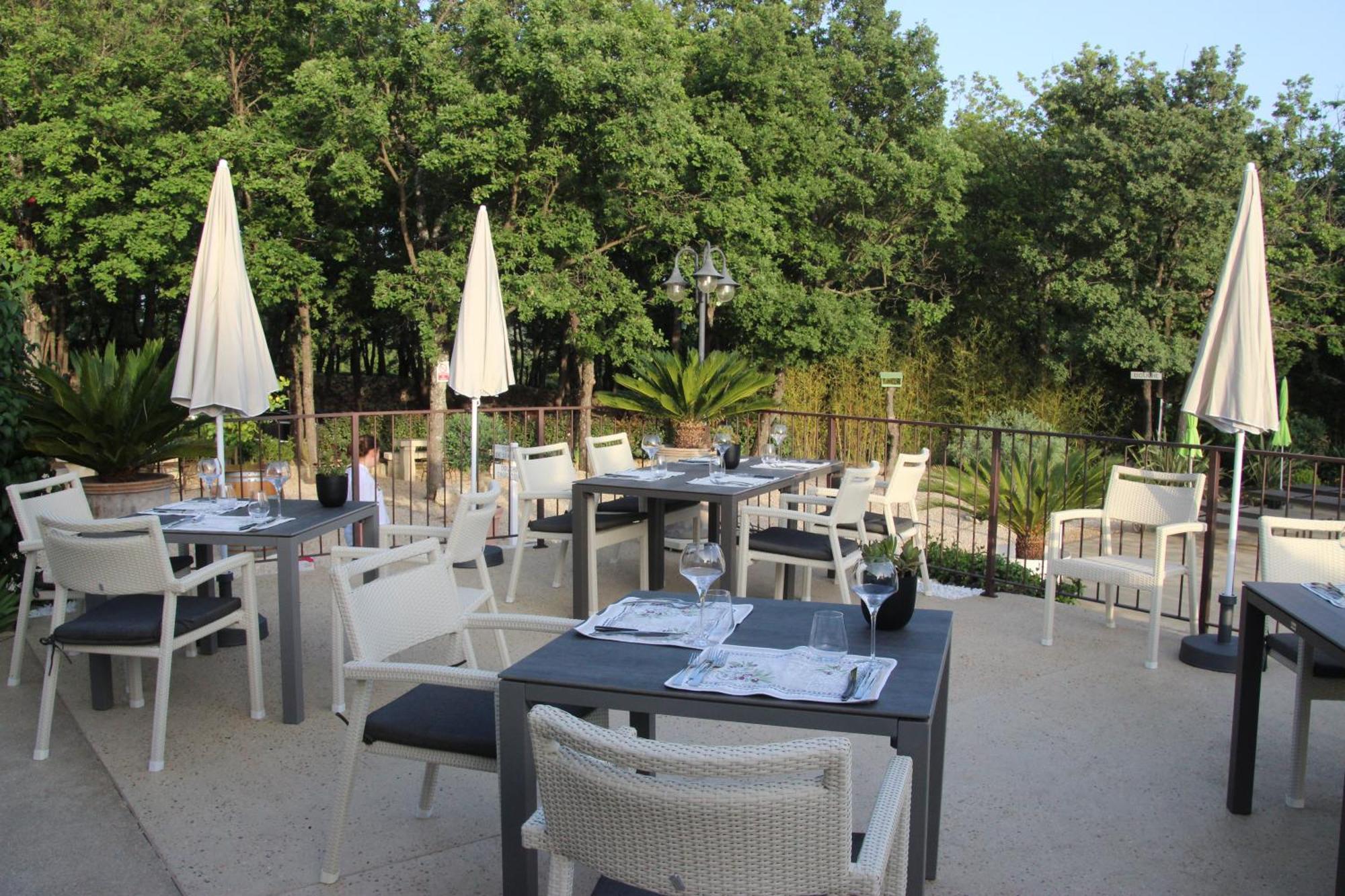 Le Hameau Fleur De Pierres , , Et Table D'hotes Guest house