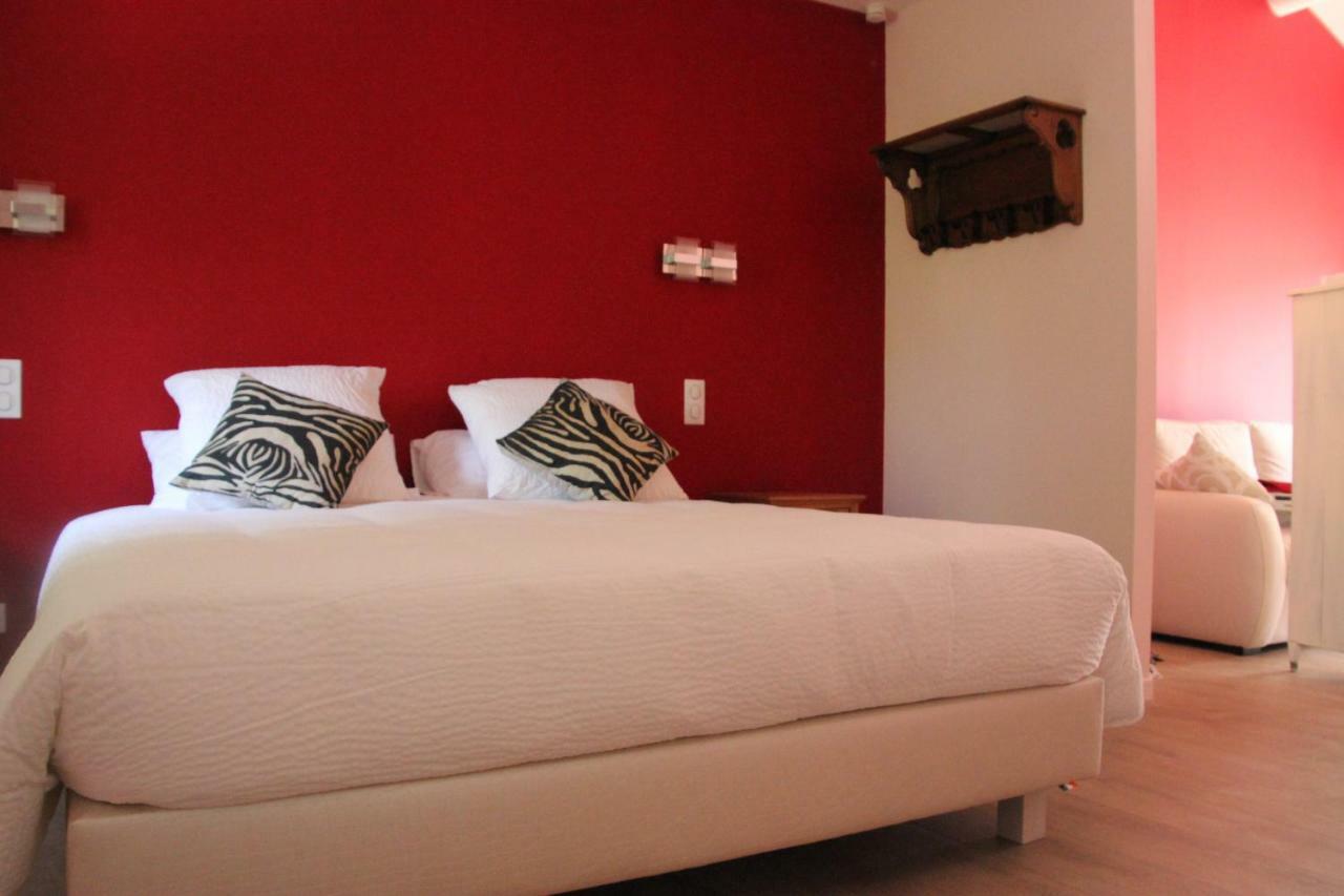 Guest house Le Hameau Fleur De Pierres , , Et Table D'hotes 3*