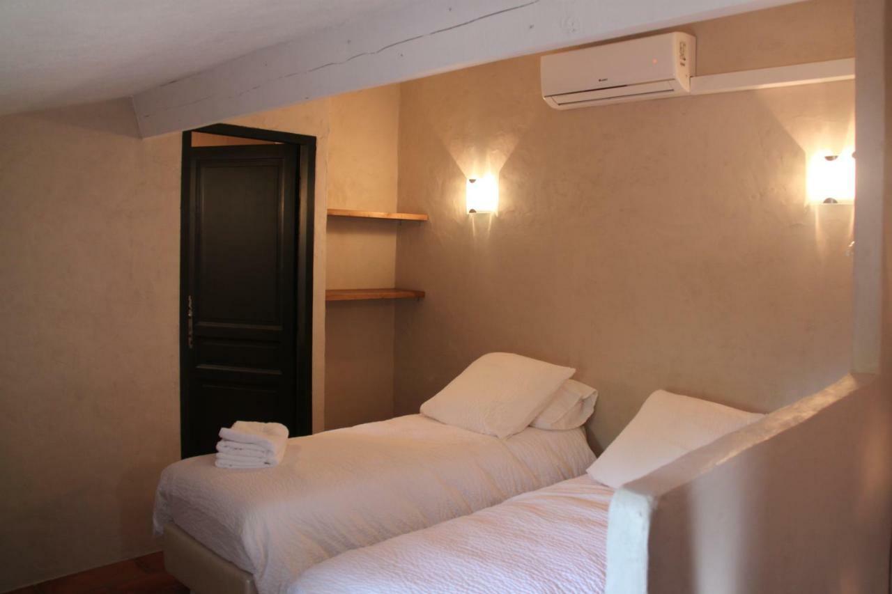Le Hameau Fleur De Pierres , , Et Table D'hotes